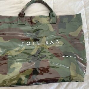 Tote bag